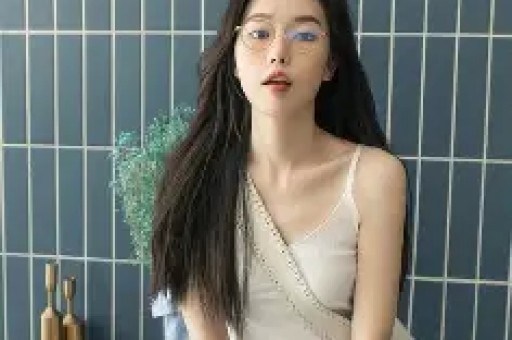 黄一鸣账号封禁仅5天人民日报出手她仅是网红乱象的冰山一角